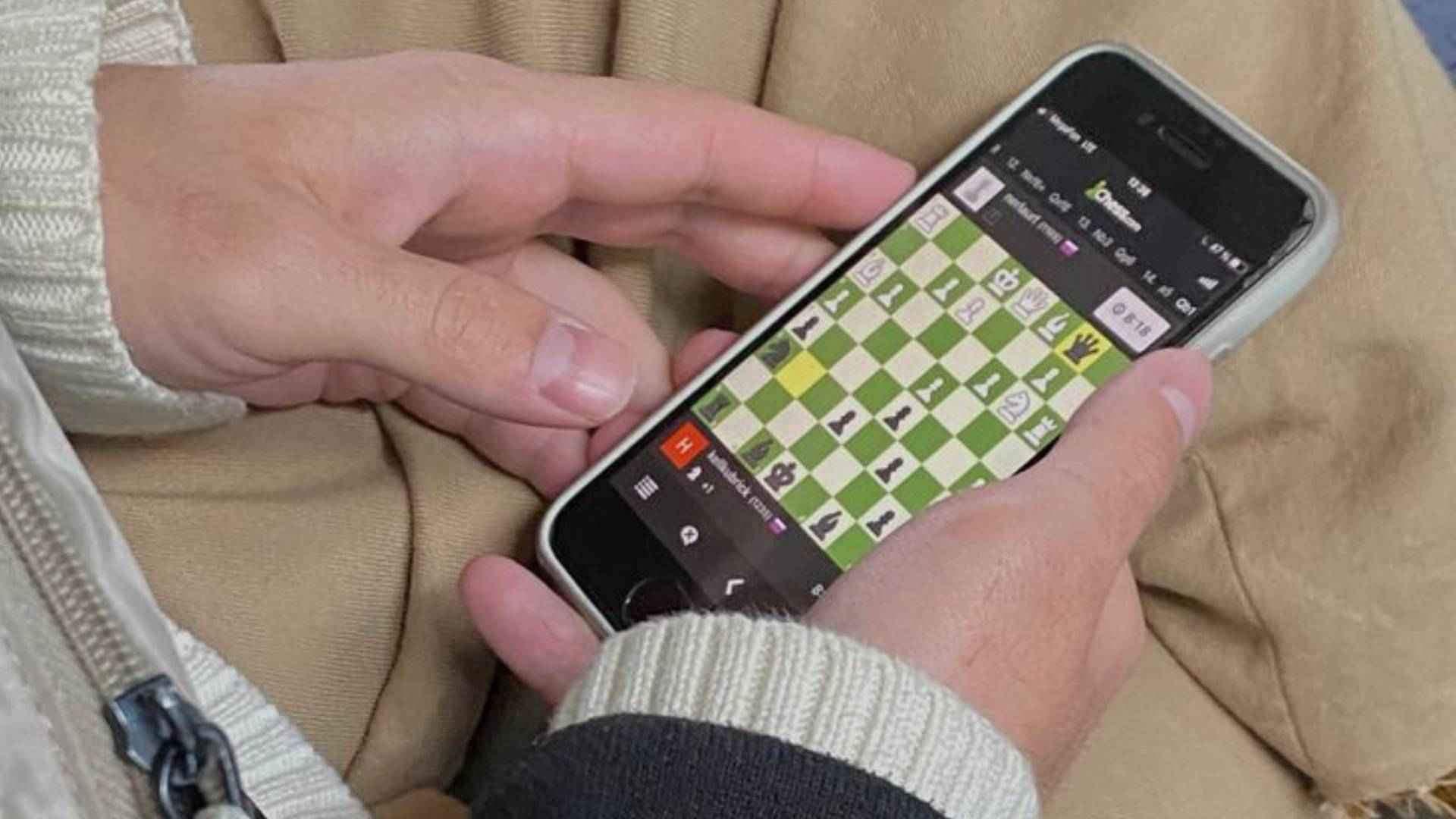 How Social Class Influenced The Early Image Of Casino Card Games